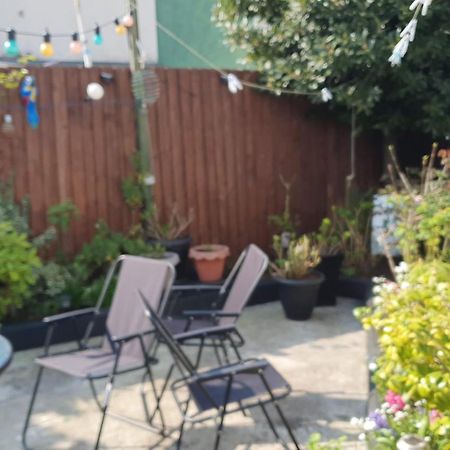 Private Double Room In Cardiff Exterior photo