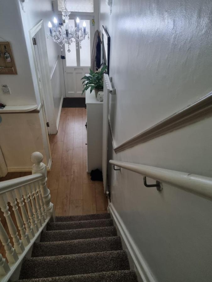 Private Double Room In Cardiff Exterior photo