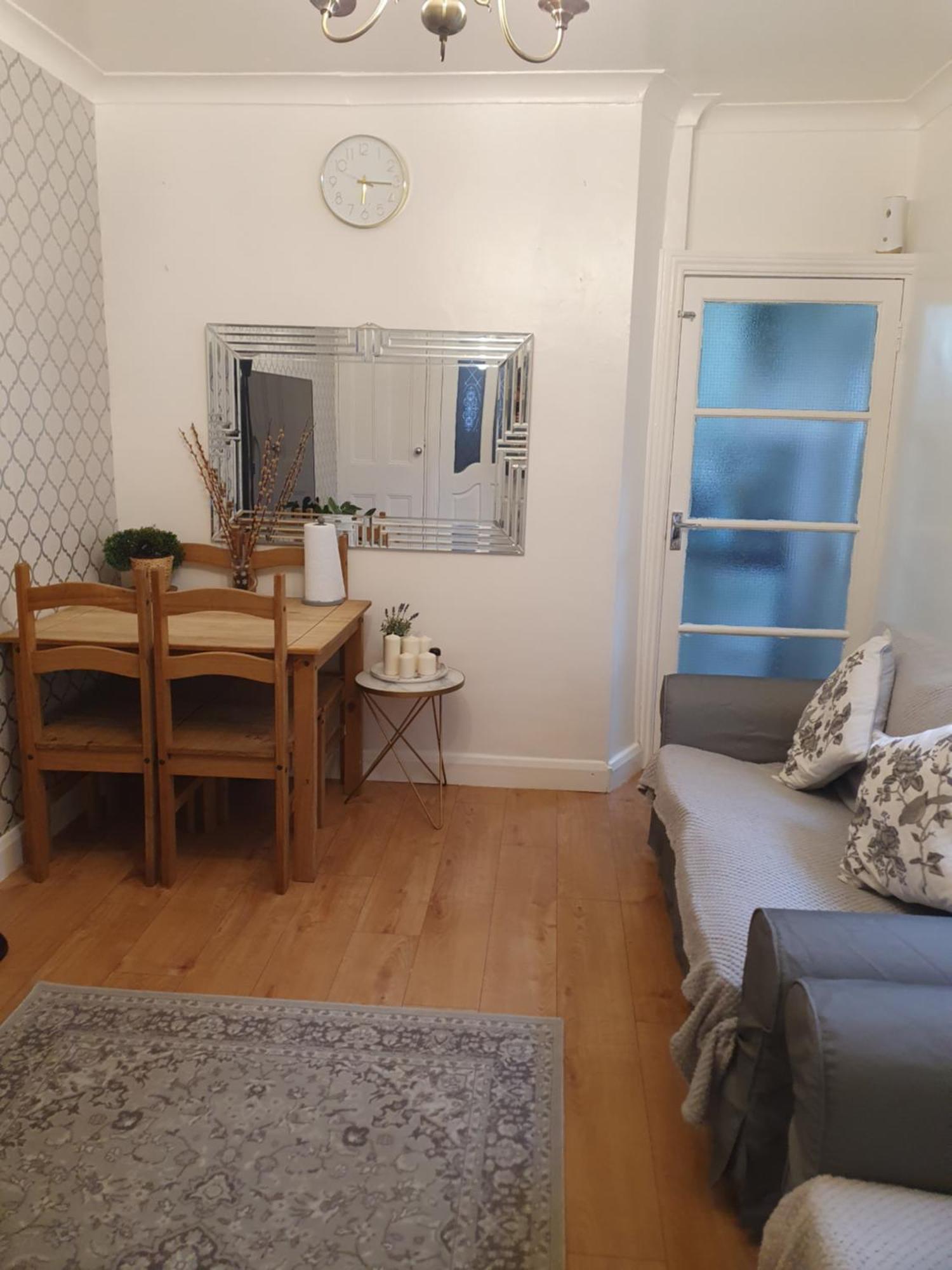 Private Double Room In Cardiff Exterior photo
